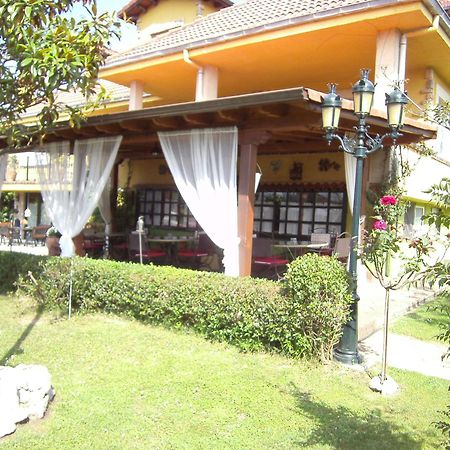 Hosteria Las Fuentes Rubayo Exteriér fotografie