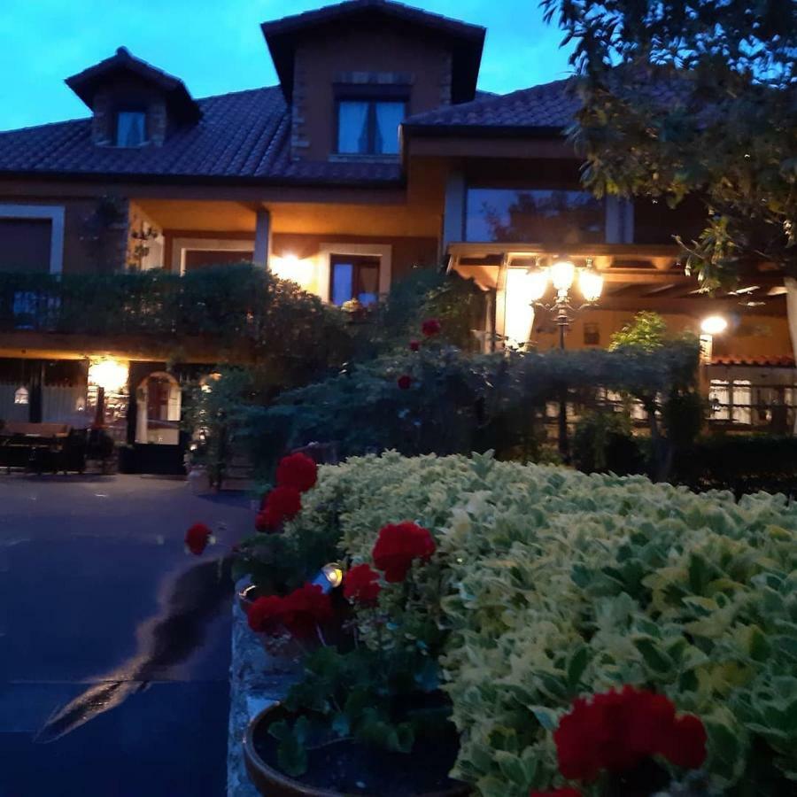Hosteria Las Fuentes Rubayo Exteriér fotografie