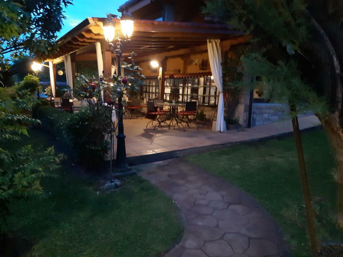 Hosteria Las Fuentes Rubayo Exteriér fotografie